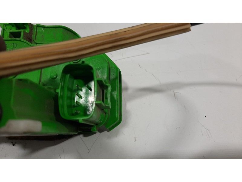 Recambio de cerradura puerta delantera derecha para alfa romeo mito (145) distinctive referencia OEM IAM 0050522847 5 PINES 