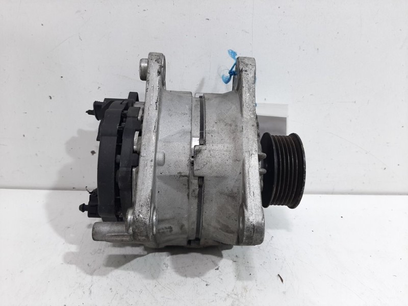 Recambio de alternador para nissan atleon referencia OEM IAM 8EL011711561  