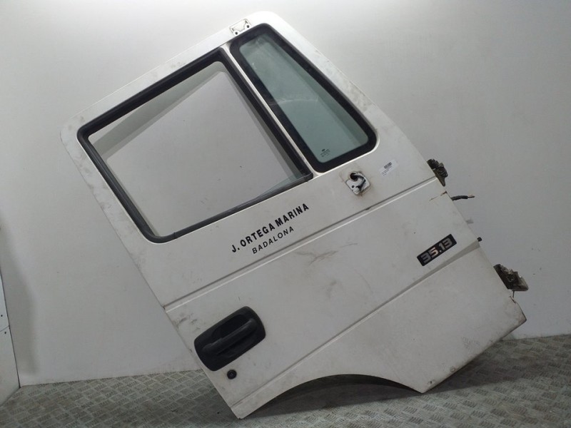 Recambio de puerta delantera derecha para nissan atleon referencia OEM IAM  BLANCO 