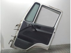 Recambio de puerta delantera derecha para nissan atleon referencia OEM IAM  BLANCO  2