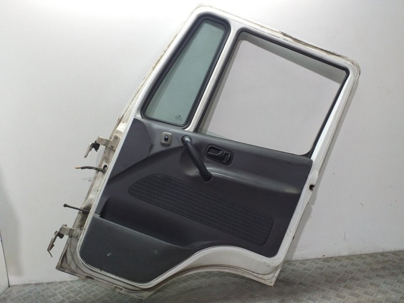 Recambio de puerta delantera derecha para nissan atleon referencia OEM IAM  BLANCO 