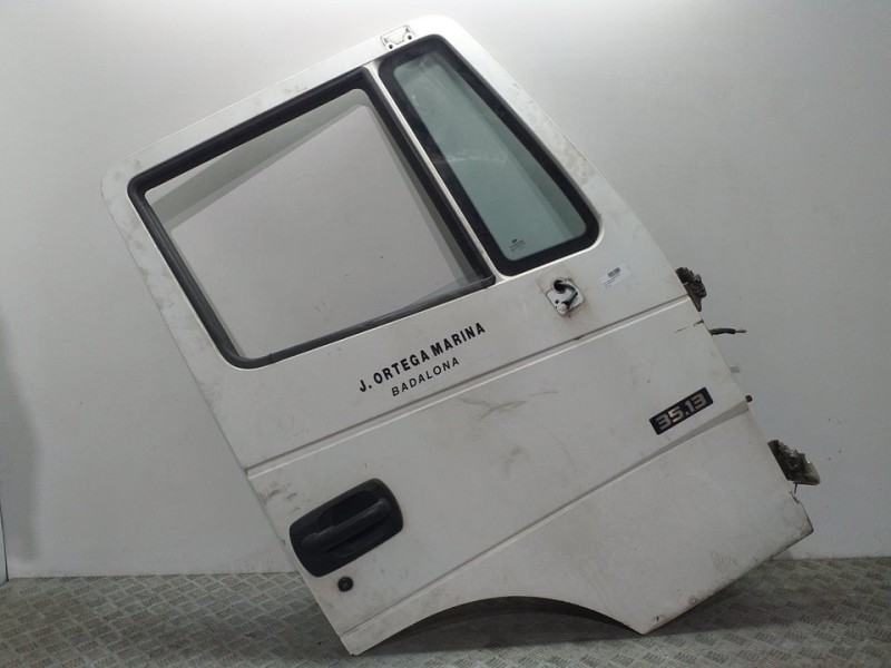 Recambio de puerta delantera derecha para nissan atleon referencia OEM IAM  BLANCO 