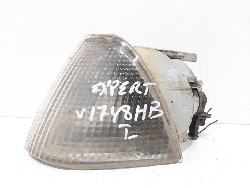 Recambio de piloto delantero derecho para peugeot expert kombi confort acristaldo (5 asientos) referencia OEM IAM 630353  