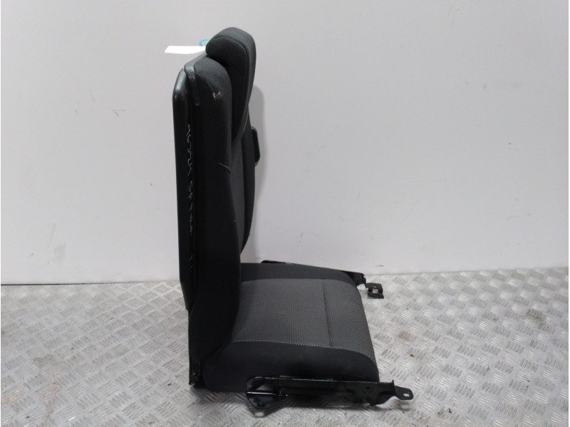 Recambio de asiento trasero izquierdo para opel zafira b cosmo referencia OEM IAM  TERCERA FILA 