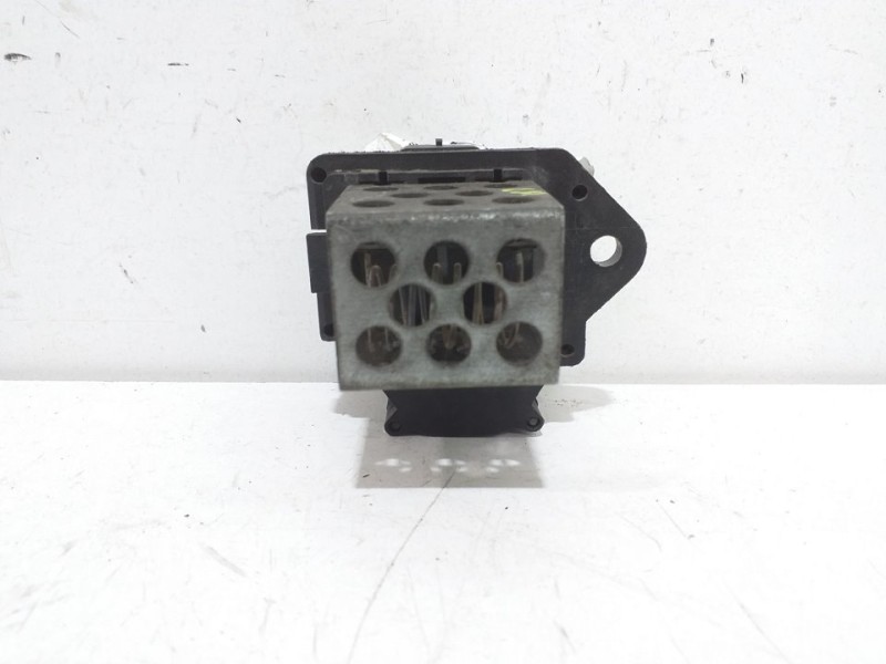 Recambio de resistencia electroventilador para material seminuevo referencia OEM IAM   