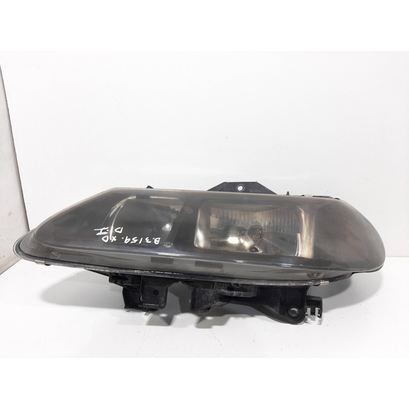 Recambio de faro izquierdo para renault laguna (b56) 1.8 16v rt referencia OEM IAM 7701047879  