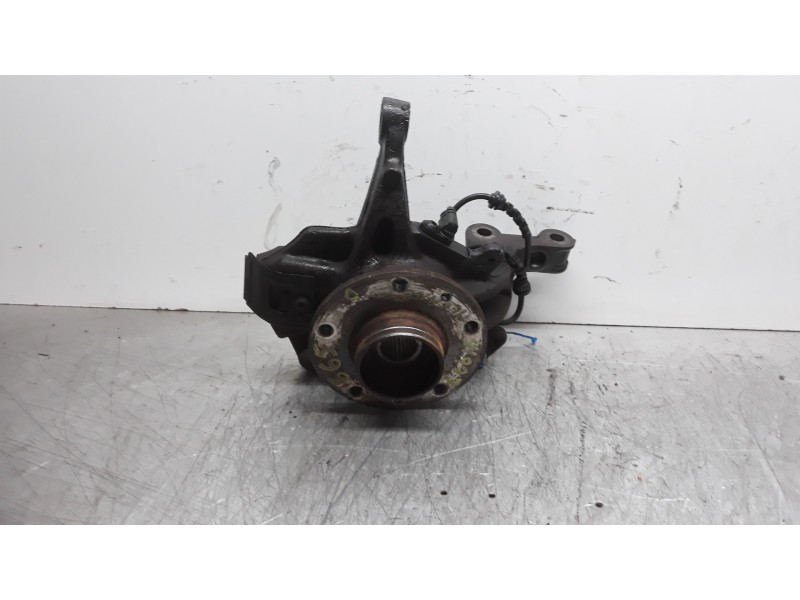 Recambio de mangueta delantera derecha para renault megane iii berlina 5 p emotion referencia OEM IAM 400147163R  