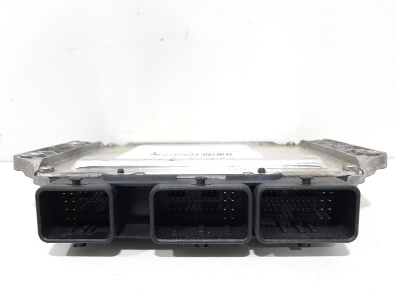 Recambio de centralita motor uce para renault megane iii berlina 5 p emotion referencia OEM IAM 237101370R  