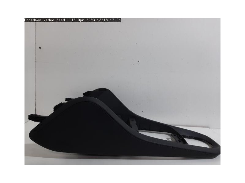 Recambio de consola central para hyundai ioniq referencia OEM IAM 84611G200T9Y  