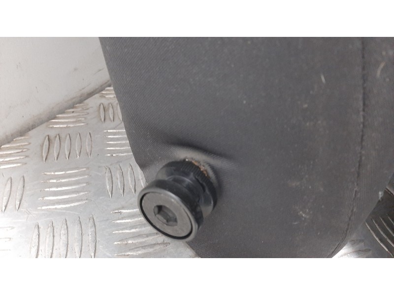 Recambio de asiento trasero derecho para volvo v50 familiar d5 kinetic referencia OEM IAM   