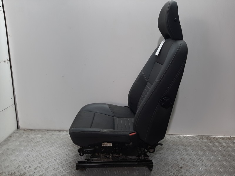 Recambio de asiento delantero derecho para volvo v50 familiar d5 kinetic referencia OEM IAM   