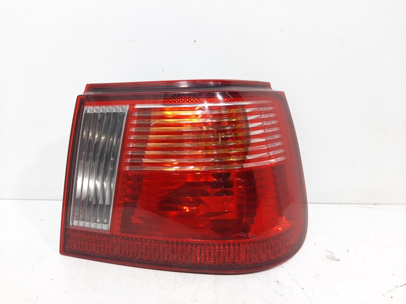 Recambio de piloto trasero derecho para seat ibiza (6k1) signo referencia OEM IAM    Recambio de piloto trasero derecho para seat ibiza (6k1) signo referencia OEM IAM