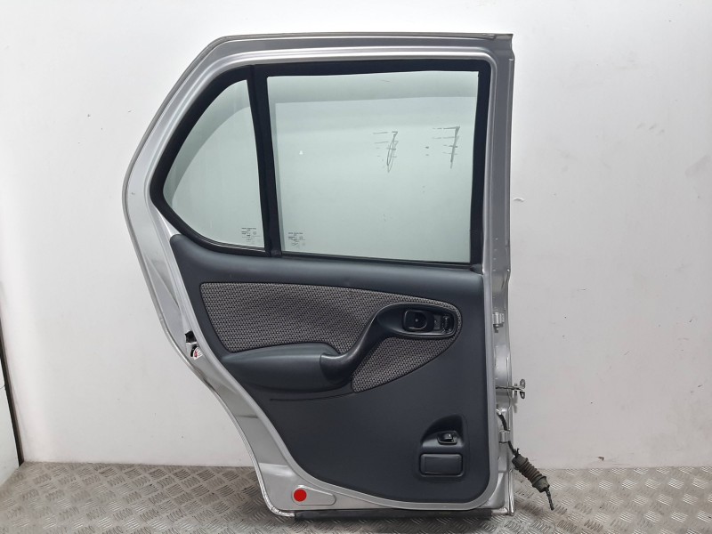 Recambio de puerta trasera izquierda para tata indigo marina referencia OEM IAM  PLATA 