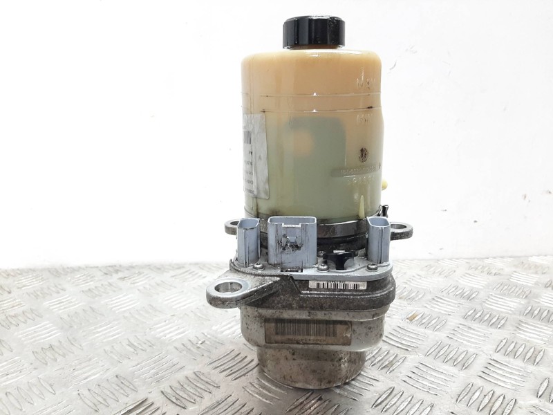 Recambio de bomba direccion para ford focus berlina (cap) ghia referencia OEM IAM 4M513K514AC  