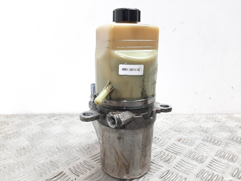 Recambio de bomba direccion para ford focus berlina (cap) ghia referencia OEM IAM 4M513K514AC  