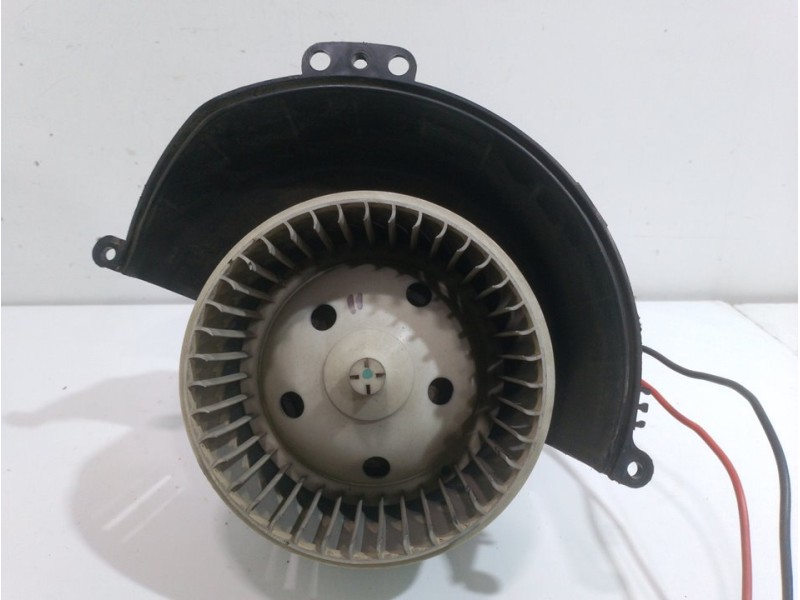 Recambio de motor calefaccion para opel astra h berlina cosmo referencia OEM IAM 52421335  