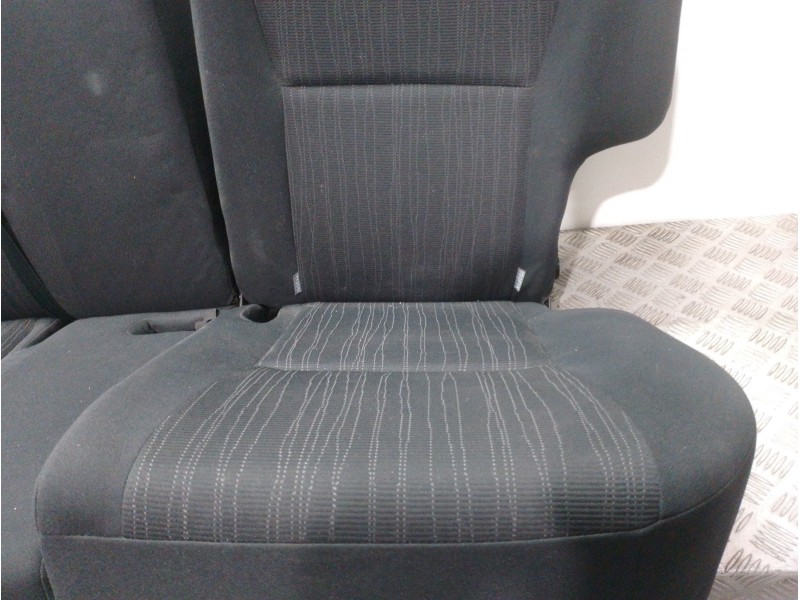 Recambio de asientos traseros para toyota auris sol referencia OEM IAM   