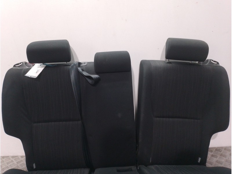 Recambio de asientos traseros para toyota auris sol referencia OEM IAM   