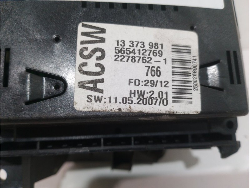 Recambio de pantalla multifuncion para opel zafira b family referencia OEM IAM 13373981  