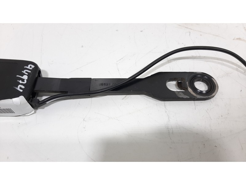 Recambio de enganche cinturon delantero derecho para peugeot 407 sw st sport referencia OEM IAM B9132  
