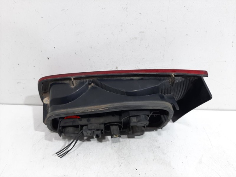 Recambio de piloto porton trasero izquierdo para renault laguna ii (bg0) authentique referencia OEM IAM   