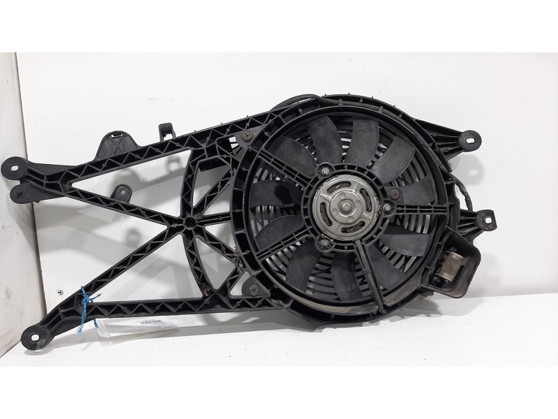 Recambio de electroventilador radiador aire acondicionado para opel meriva cosmo referencia OEM IAM 52406447  