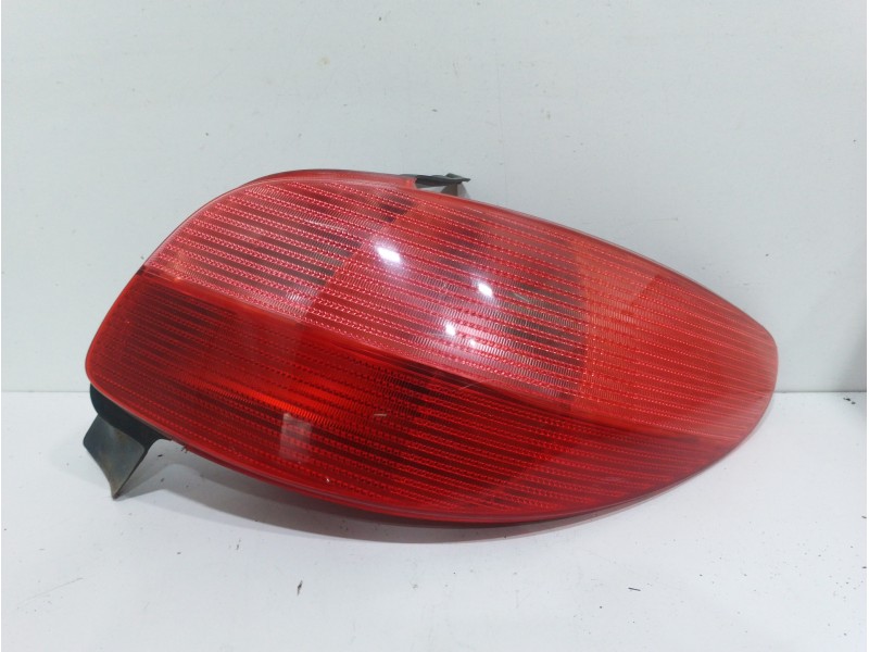 Recambio de piloto trasero derecho para peugeot 206 berlina xs referencia OEM IAM   