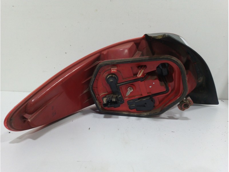 Recambio de piloto trasero derecho para peugeot 206 berlina xs referencia OEM IAM   