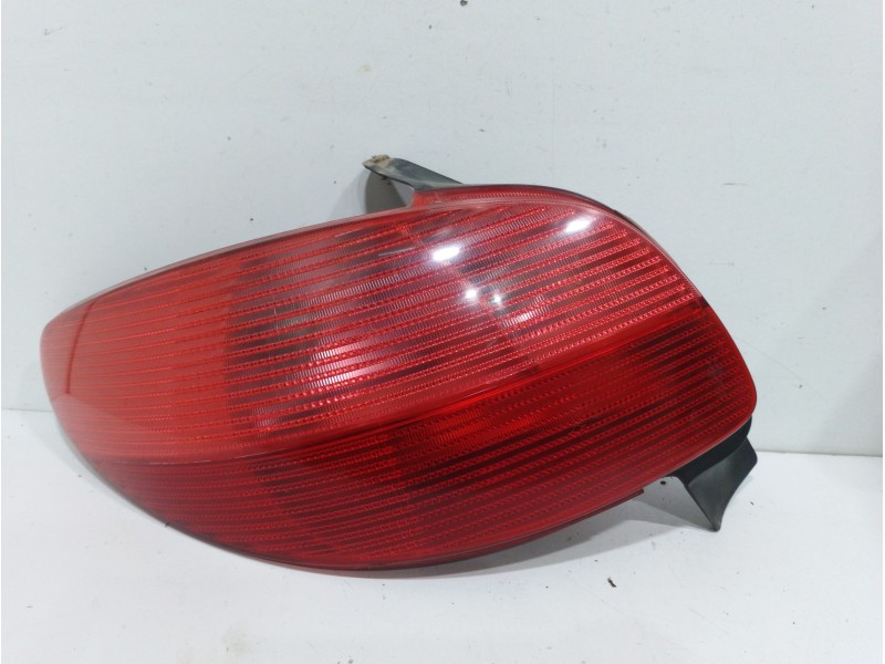 Recambio de piloto trasero izquierdo para peugeot 206 berlina xs referencia OEM IAM   