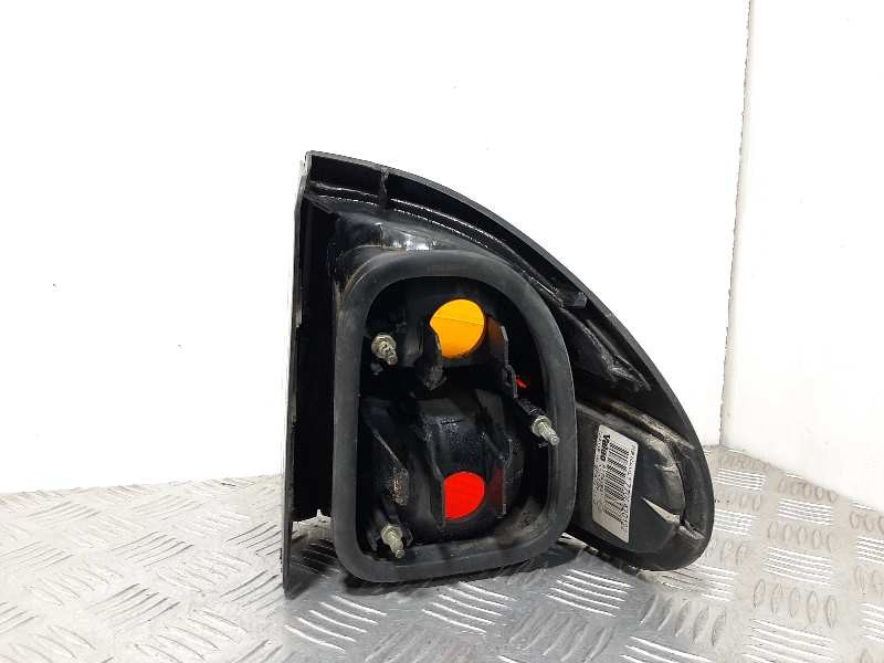 Recambio de piloto trasero derecho para renault laguna (b56) 1.9 dti rt referencia OEM IAM 7700420123  