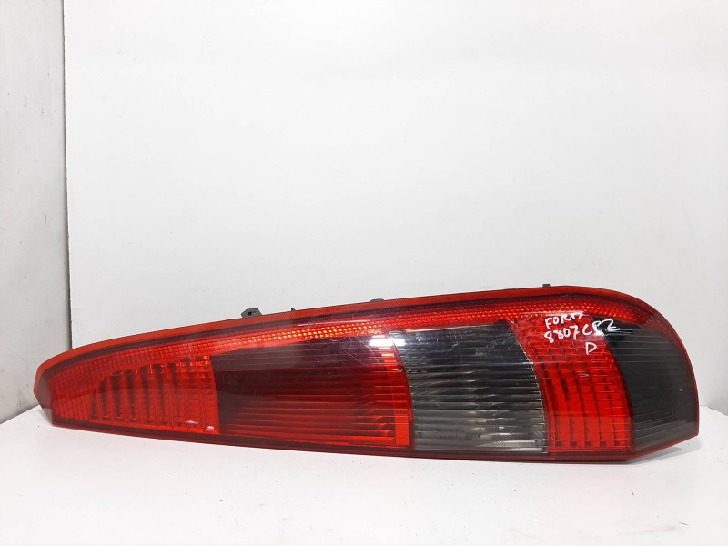 Recambio de piloto trasero derecho para ford fiesta (cbk) ghia referencia OEM IAM   