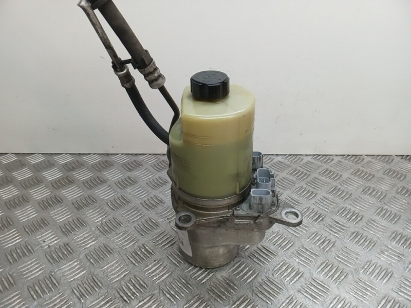 Recambio de bomba direccion para ford focus berlina (cap) ambiente (d) referencia OEM IAM 4M513K514AD  