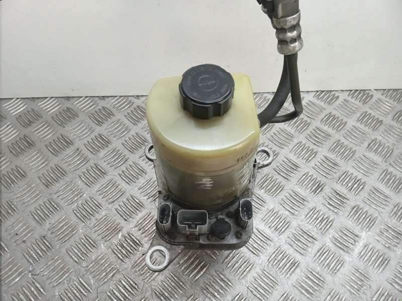 Recambio de bomba direccion para ford focus berlina (cap) ambiente (d) referencia OEM IAM 4M513K514AD  