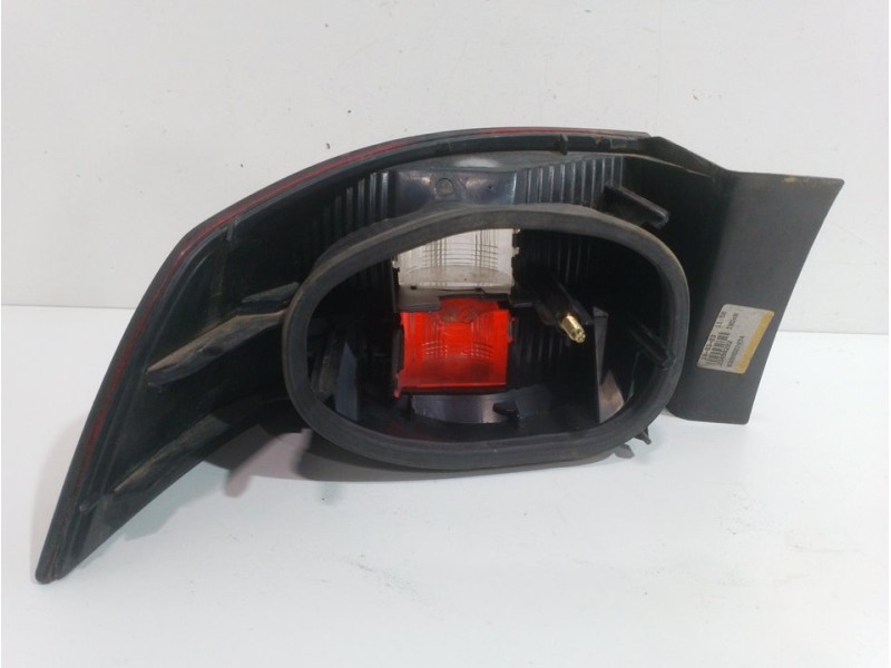 Recambio de piloto trasero derecho para renault laguna ii (bg0) authentique referencia OEM IAM 8200002474  