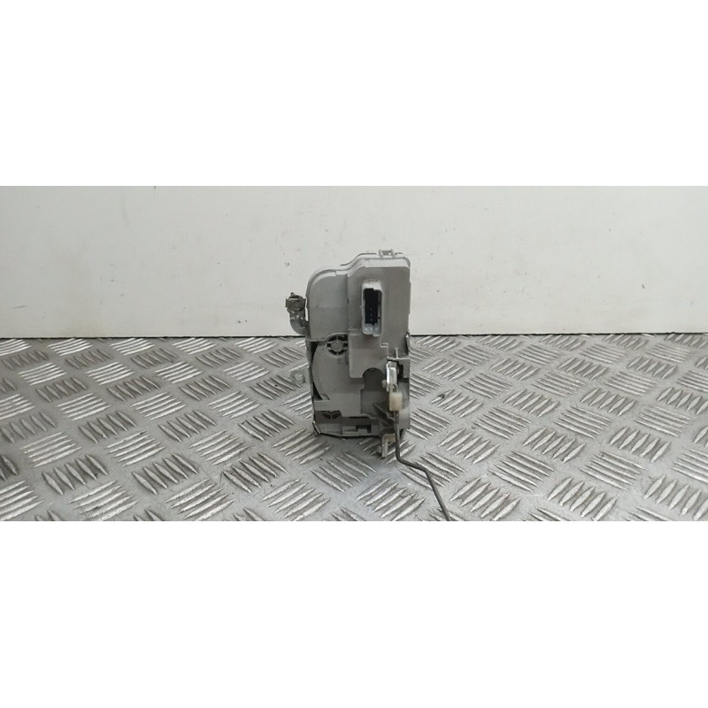 Recambio de cerradura puerta delantera derecha para citroën berlingo first combi 1,6 hdi 75 sx referencia OEM IAM 9136J4  