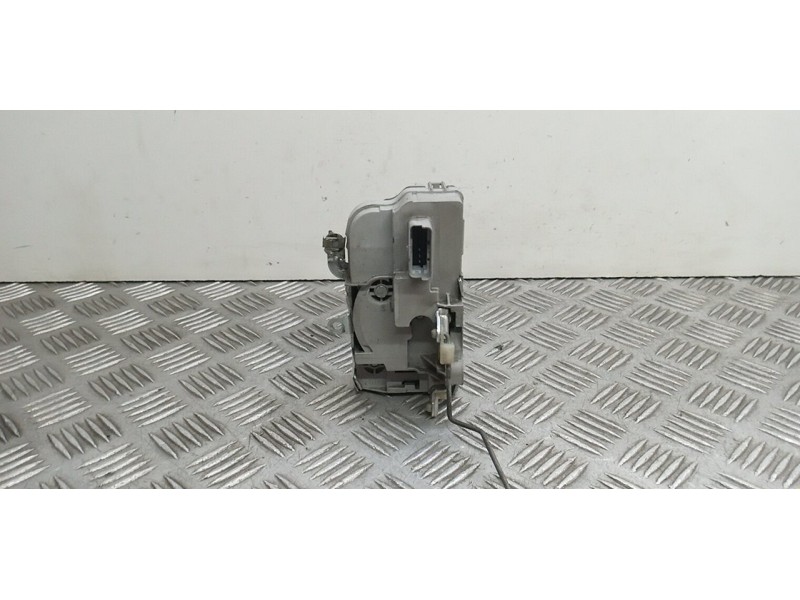 Recambio de cerradura puerta delantera derecha para citroën berlingo first combi 1,6 hdi 75 sx referencia OEM IAM 9136J4  