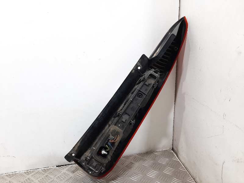 Recambio de piloto trasero izquierdo para ford fiesta (cbk) ghia referencia OEM IAM 1324578  