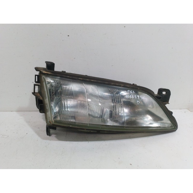 Recambio de faro derecho para opel vectra b berlina centenial referencia OEM IAM 90512712  