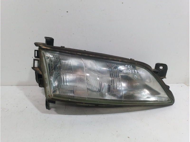Recambio de faro derecho para opel vectra b berlina centenial referencia OEM IAM 90512712  