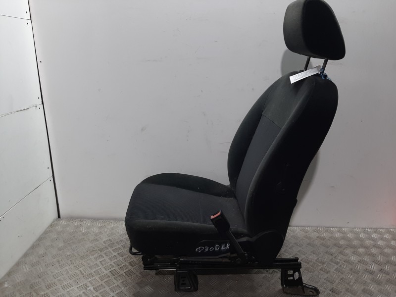 Recambio de asiento delantero derecho para ford focus c-max (cap) ambiente (d) referencia OEM IAM   