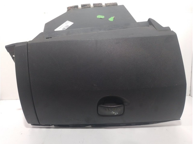 Recambio de guantera para renault clio iii confort dynamique referencia OEM IAM  8200407712 8200407713