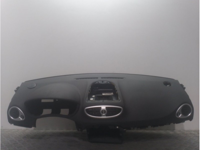 Recambio de salpicadero para renault clio iii confort dynamique referencia OEM IAM 8200407587  