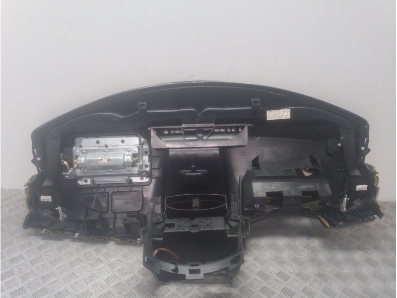 Recambio de salpicadero para renault clio iii confort dynamique referencia OEM IAM 8200407587  