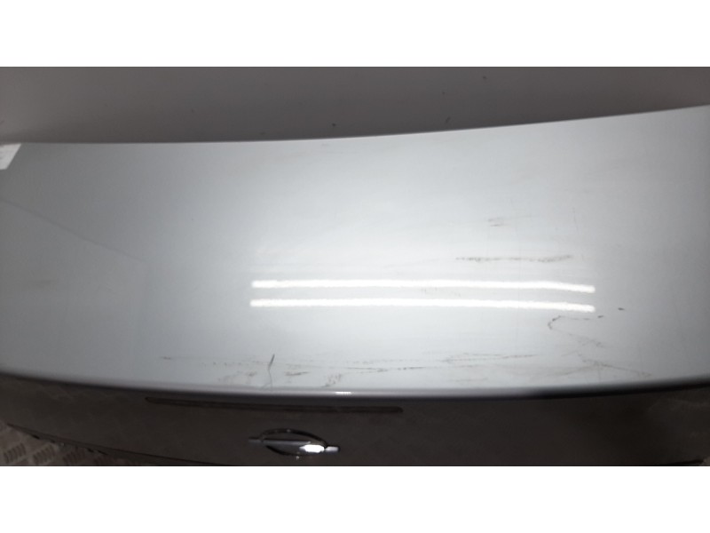 Recambio de porton trasero para opel vectra c berlina essentia referencia OEM IAM 93183936 PLATA 