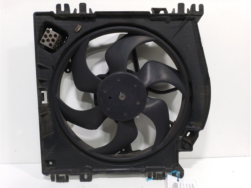 Recambio de electroventilador para renault modus confort expression referencia OEM IAM 7701068309  