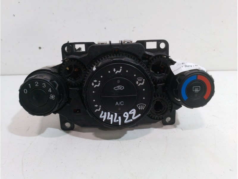 Recambio de mando calefaccion / aire acondicionado para ford fiesta (cb1) ambiente referencia OEM IAM 8A6119980AE  