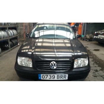 VOLKSWAGEN BORA BERLINA (1J2)