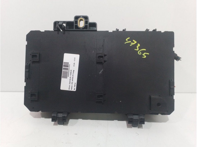 Recambio de caja reles / fusibles para opel astra gtc energy referencia OEM IAM  13222173 5DK008669