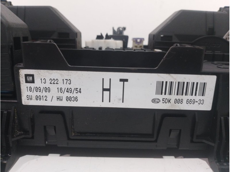 Recambio de caja reles / fusibles para opel astra gtc energy referencia OEM IAM  13222173 5DK008669