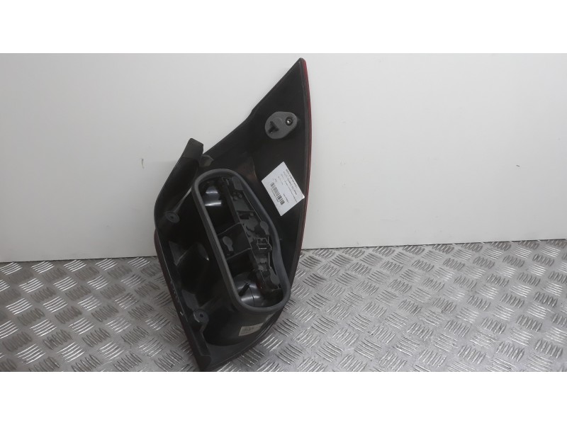 Recambio de piloto trasero izquierdo para renault laguna ii grandtour (kg0) dynamique referencia OEM IAM   